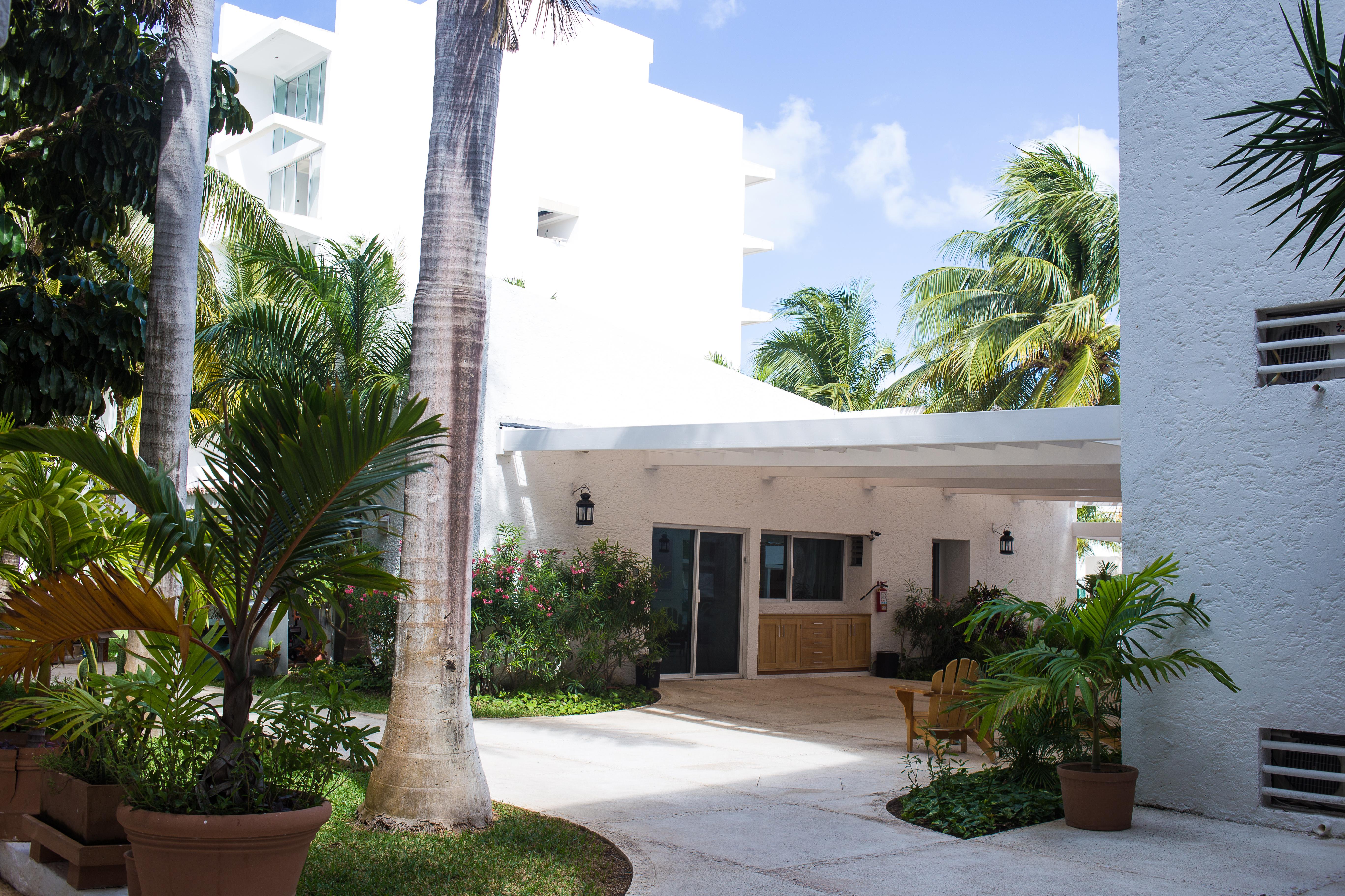 Las Gaviotas Hotel & Suites Cancun Exterior photo