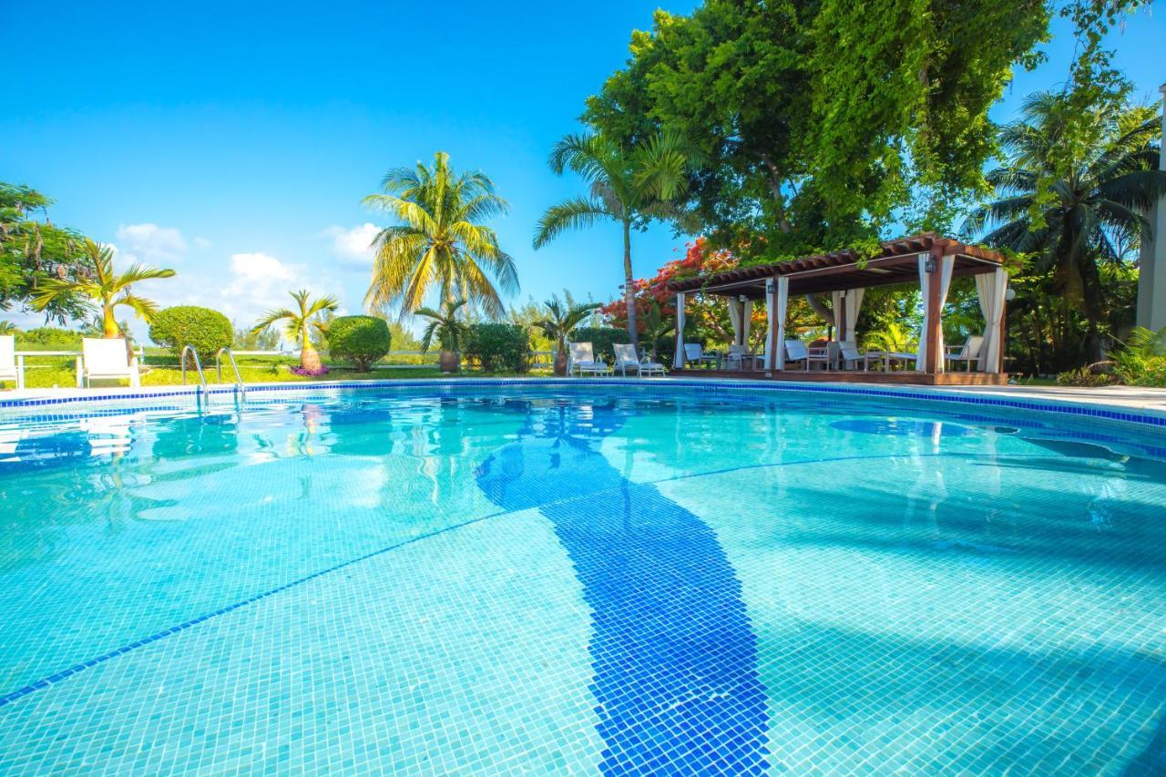 Las Gaviotas Hotel & Suites Cancun Exterior photo